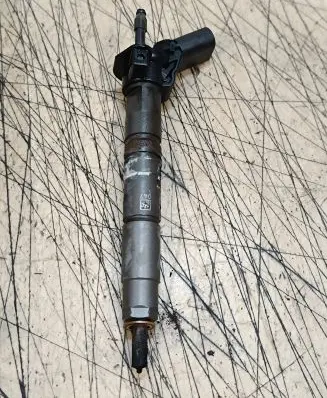 Mercedes-Benz ML W164 Fuel injector A6420701187