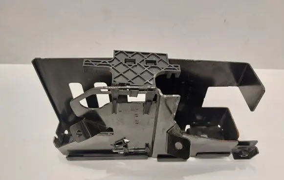 Volkswagen PASSAT B8 Engine control unit holder 5Q0906214H