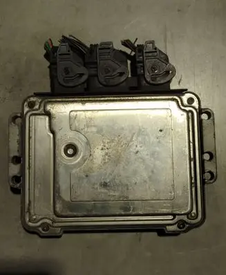 Renault Trafic II (X83) Engine control unit/module 8200051608