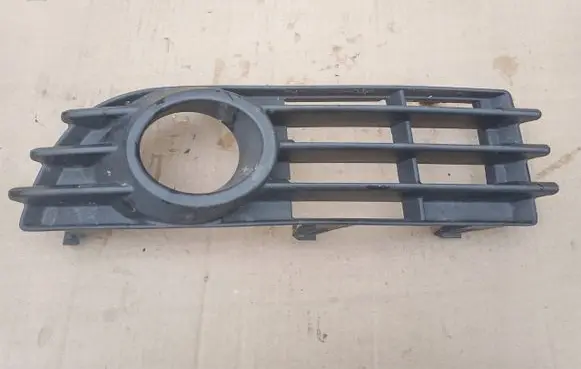 Mitsubishi Colt Front fog light trim/grill MN105197