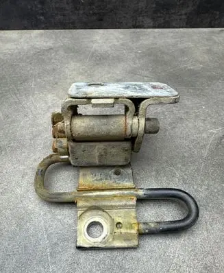 Audi A4 S4 B6 8E 8H Front door lower hinge 8E0831412