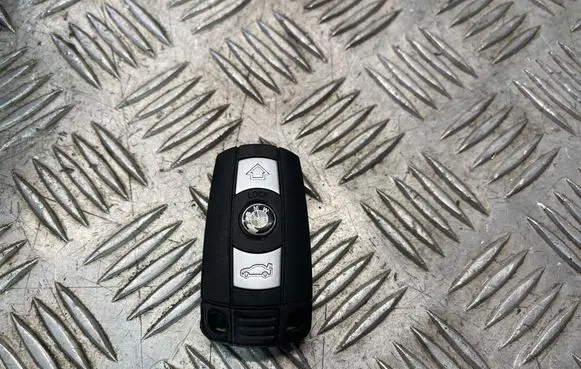BMW 5 E60 E61 Ignition key/card 6986579