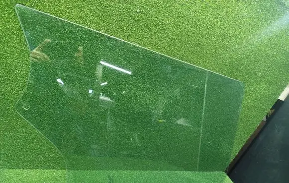 Renault Master III Front windscreen/windshield window 43R001583
