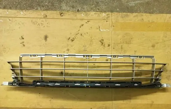 Peugeot 207 Front bumper lower grill 9654357280