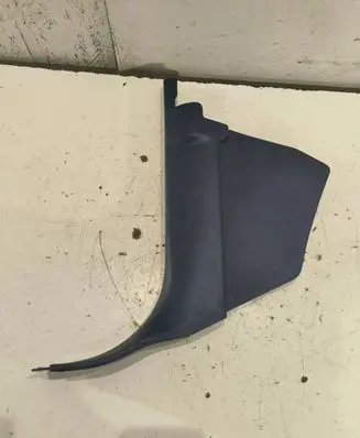 Chevrolet Suburban Foot area side trim 15967263 15967537