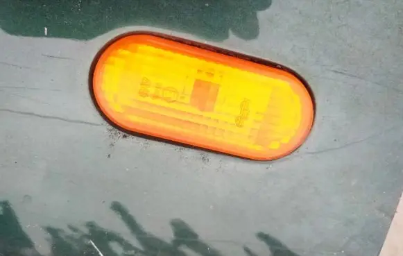 Volkswagen Golf IV Front fender indicator light