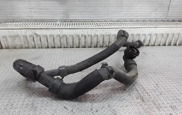 Ford Mondeo MK IV Engine coolant pipe/hose