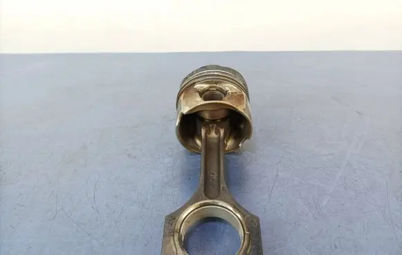 Piston