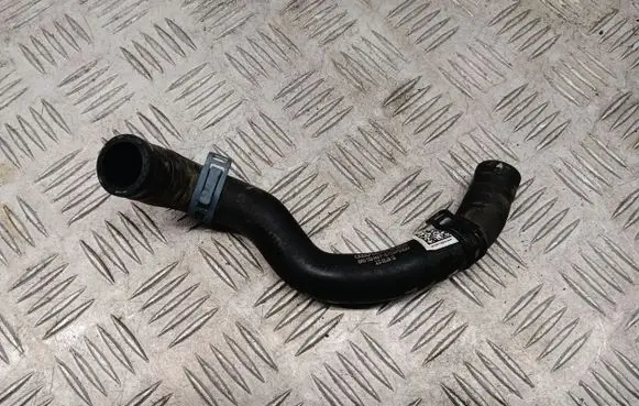 Audi A4 S4 B9 8W Engine coolant pipe/hose 8W0122448P