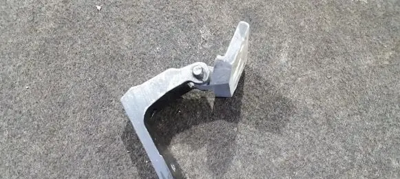 Audi A8 S8 D2 4D Rear door lower hinge 4d0833401