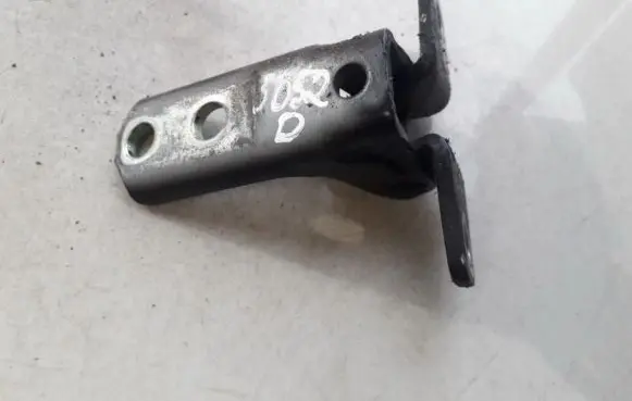 Mitsubishi Outlander Rear door lower hinge