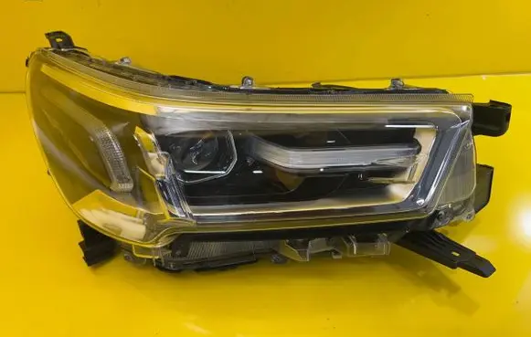 Toyota Hilux VIII Headlight/headlamp 81110-0KP41