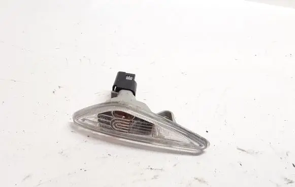 Mazda 6 Front fender indicator light P7389R A052889