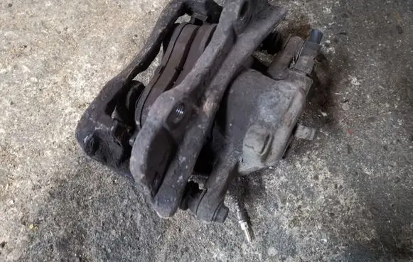 Peugeot 807 Front brake caliper