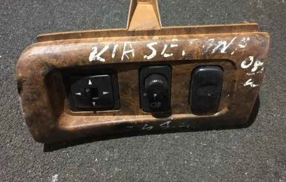 Wing mirror switch