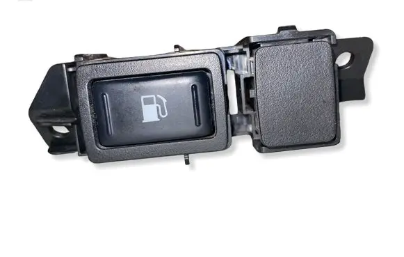 Nissan Navara D23 Fuel tank opening switch 681RU4JA0A