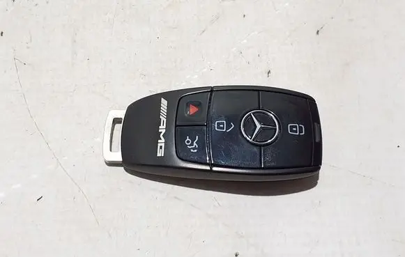 Mercedes-Benz C W206 Ignition key/card A1779059104