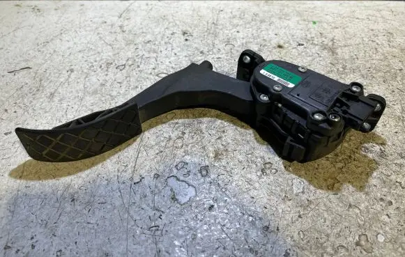 Volkswagen Polo V 6R Accelerator throttle pedal 6Q1721503M 6PV00849631