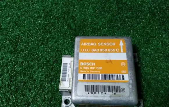 Audi A4 S4 B5 8D Airbag control unit/module 8A0959655C 0285001038