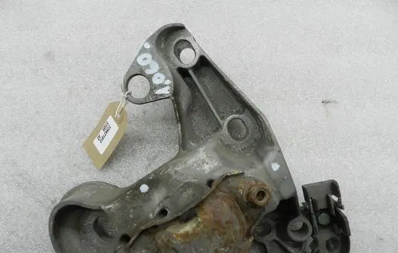 Audi A4 S4 B5 8D Engine mount bracket 4B0199352B 4B0199352