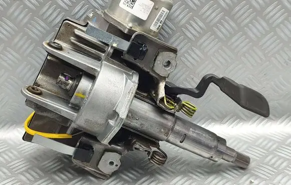 Opel Corsa D Steering wheel axle 13290393 907011251 G11492108