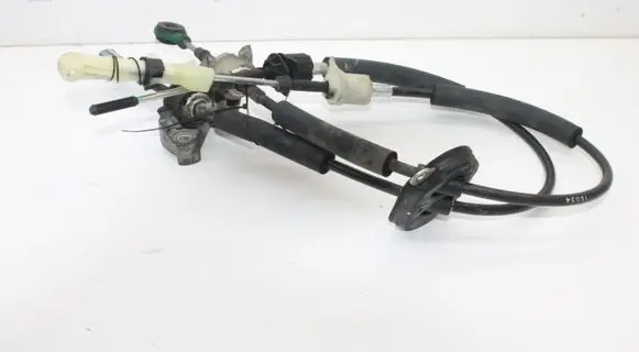 Opel Mokka Gear shift cable linkage