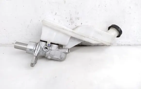 Mercedes-Benz A W176 Master brake cylinder A2464300302