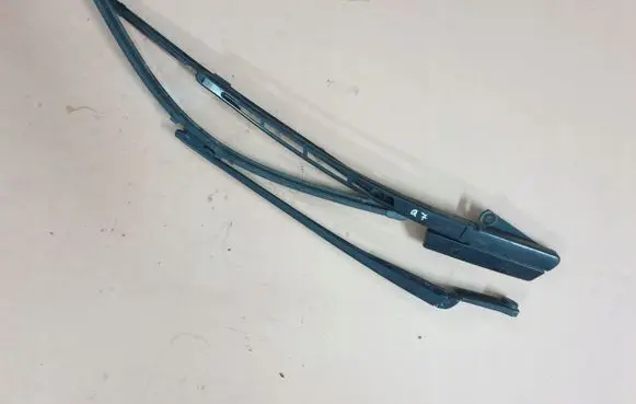 Audi Q7 4M Front wiper blade arm 4L1
