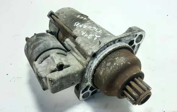 Volkswagen Tiguan Starter motor 02M911024A