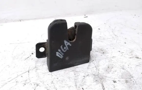 Loading door lock