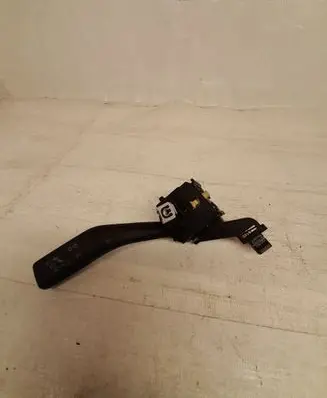 Volkswagen Golf VI Indicator stalk 1K0953513E 01103510