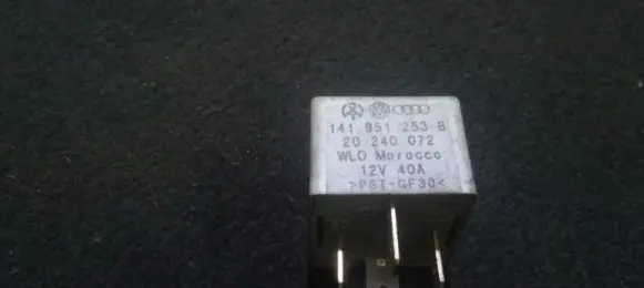 Audi A4 S4 B5 8D Other relay 141951253b
