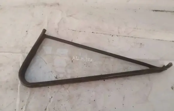 Volkswagen I LT Front door vent window glass four-door 