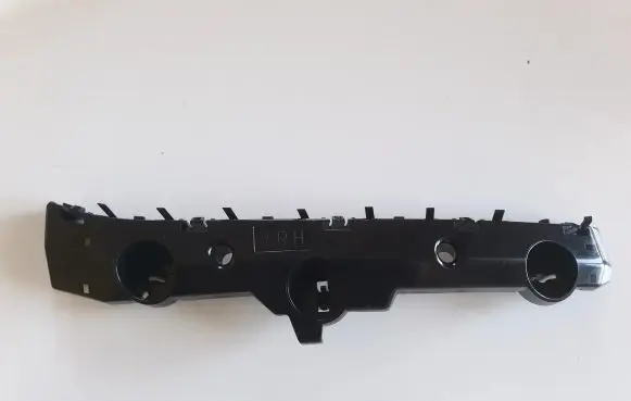 Nissan Leaf II (ZE1) Front bumper mounting bracket 622245SK0A