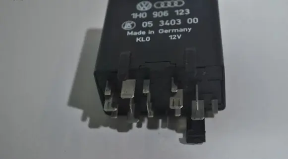 Volkswagen Golf III Other relay 1H0906123