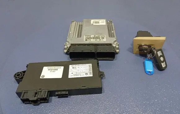 BMW X3 E83 Engine control unit/module ECU 7565300