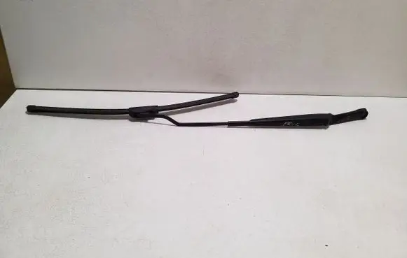 Volkswagen Golf IV Front wiper blade arm 1J1955409A