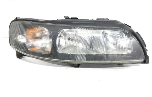 Volvo V70 Headlight/headlamp 8693568