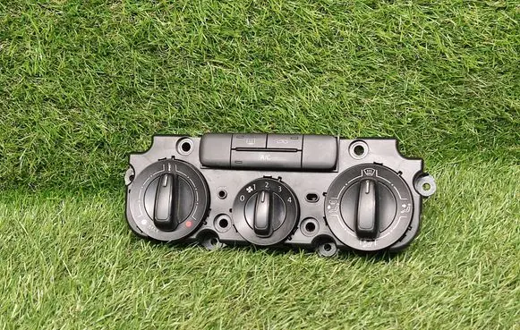 Volkswagen Jetta VI Climate control unit 5C0820047BD 901519030000