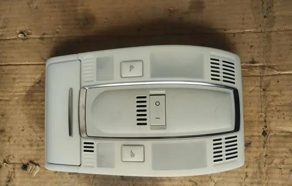 Audi A6 S6 C6 4F Rear seat light 4f0947135n