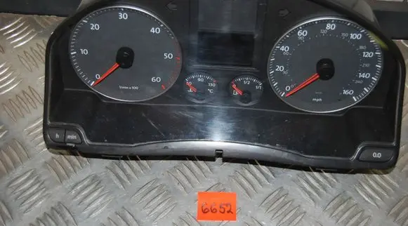 Volkswagen Golf V Speedometer (instrument cluster) 1K0920954B