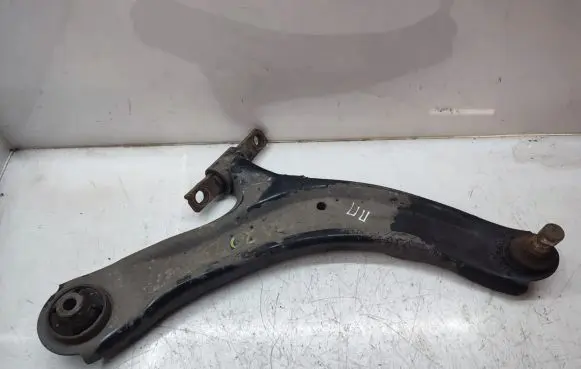 Nissan Qashqai+2 Front control arm
