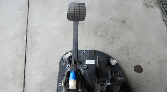 Iveco Daily 4th gen Pedal assembly 5801492034