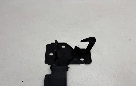 Volkswagen Polo IV 9N3 Engine bonnet/hood lock/latch loop/hook 6Q0823480D