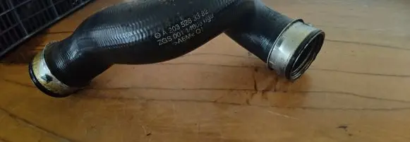 Mercedes-Benz C W203 Intercooler hose/pipe A2035283382