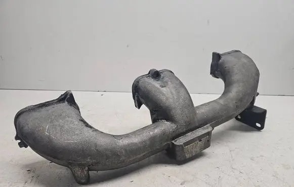 Nissan Patrol 260 Intake manifold