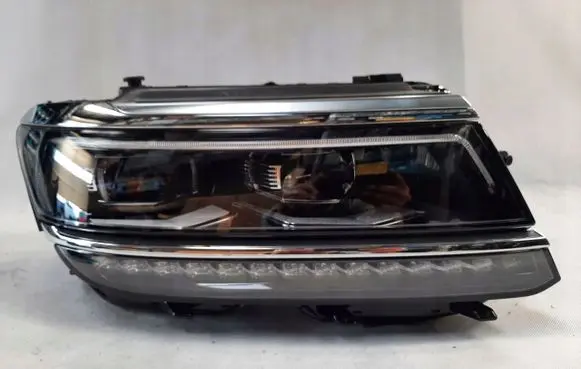 Volkswagen Tiguan Headlight/headlamp 5NN941114C