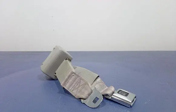 Cadillac Fleetwood Front seatbelt 
