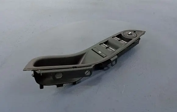 Ford Focus Electric window control switch AM5T14A132CA