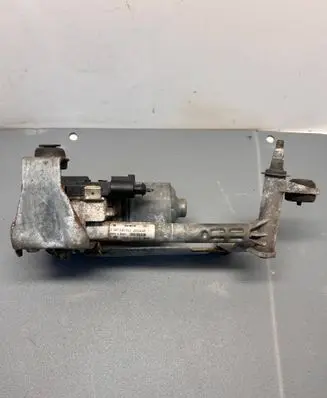 Volkswagen Touran I Front wiper linkage and motor 1T0955023E